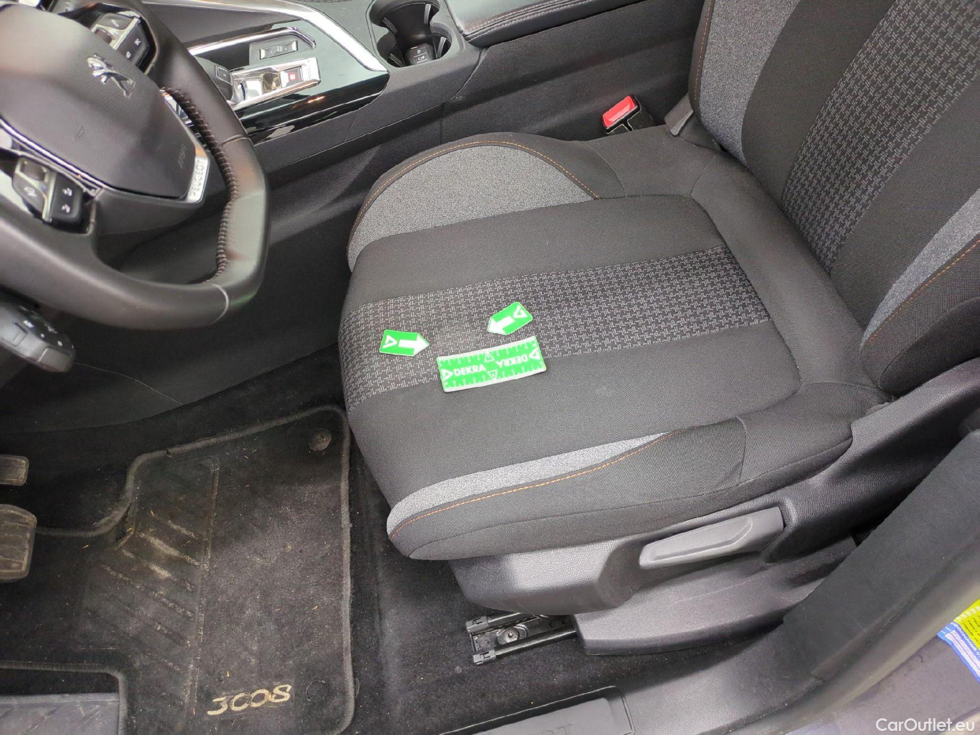  Peugeot  3008  Active Pack 1.2 PureTech 130CV BVA8 E6d #1