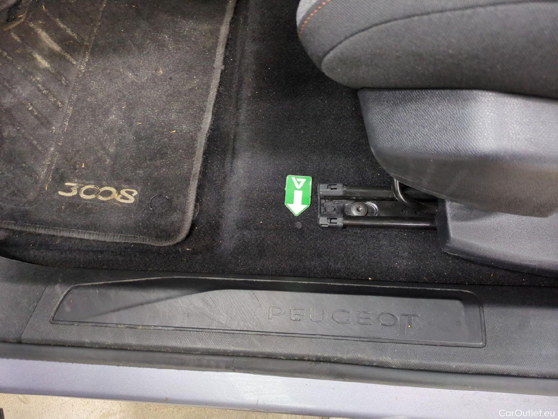  Peugeot  3008  Active Pack 1.2 PureTech 130CV BVA8 E6d #4