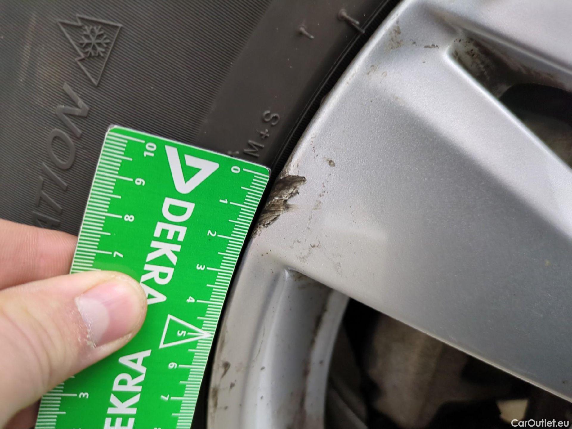  Peugeot  3008  Active Pack 1.2 PureTech 130CV BVA8 E6d #15