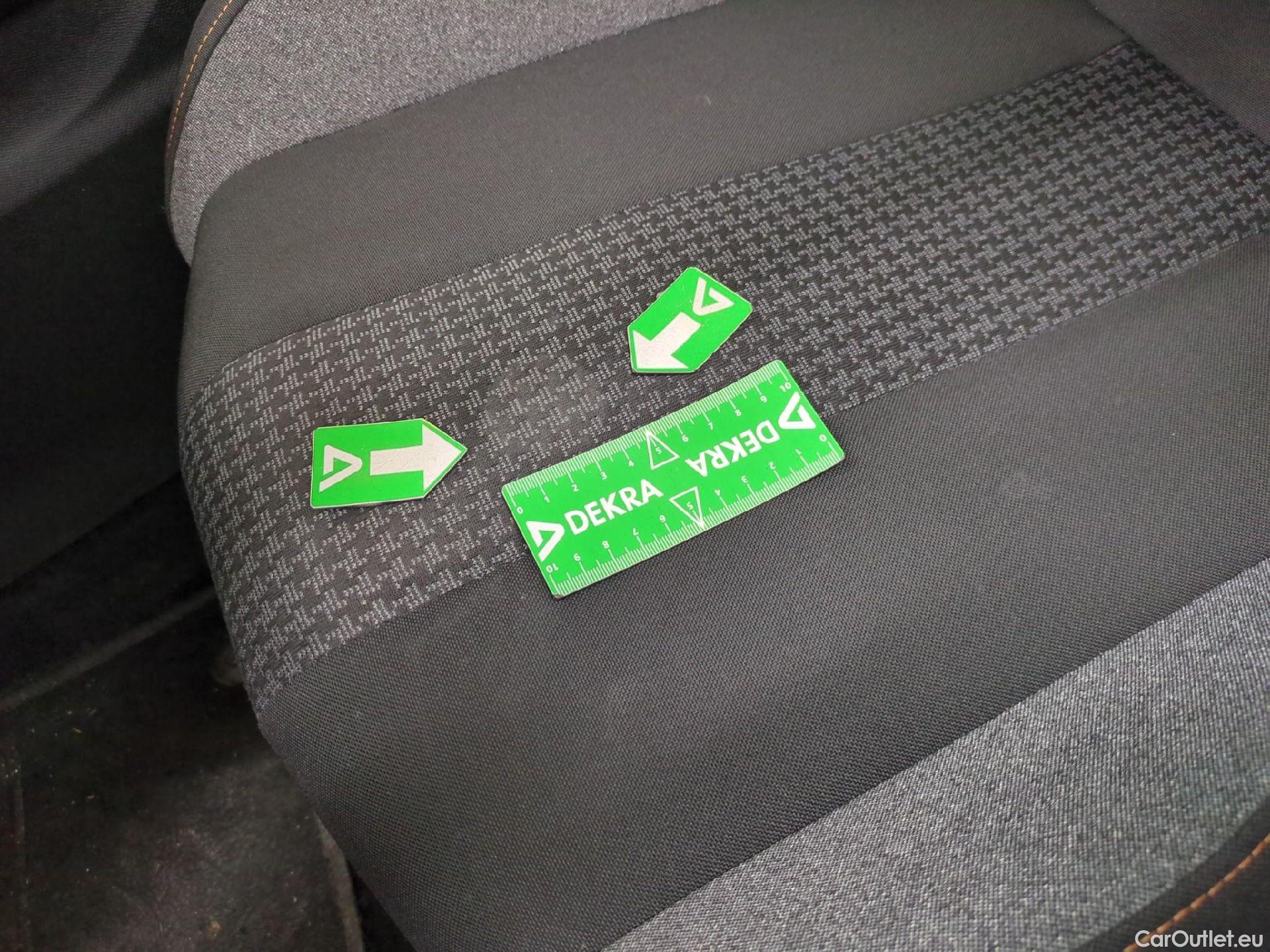  Peugeot  3008  Active Pack 1.2 PureTech 130CV BVA8 E6d #2