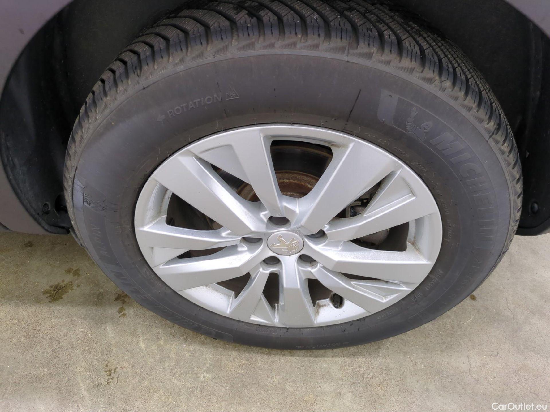  Peugeot  3008  Active Pack 1.2 PureTech 130CV BVA8 E6d #16