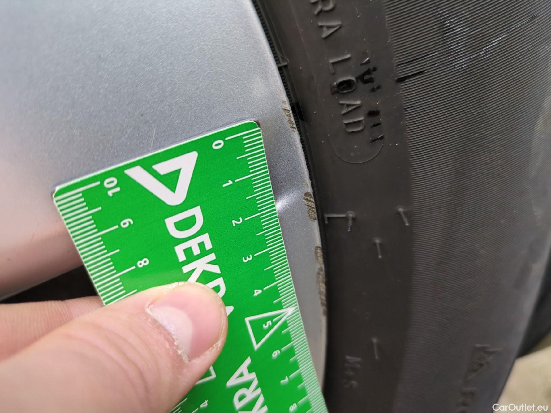  Peugeot  3008  Active Pack 1.2 PureTech 130CV BVA8 E6d #12