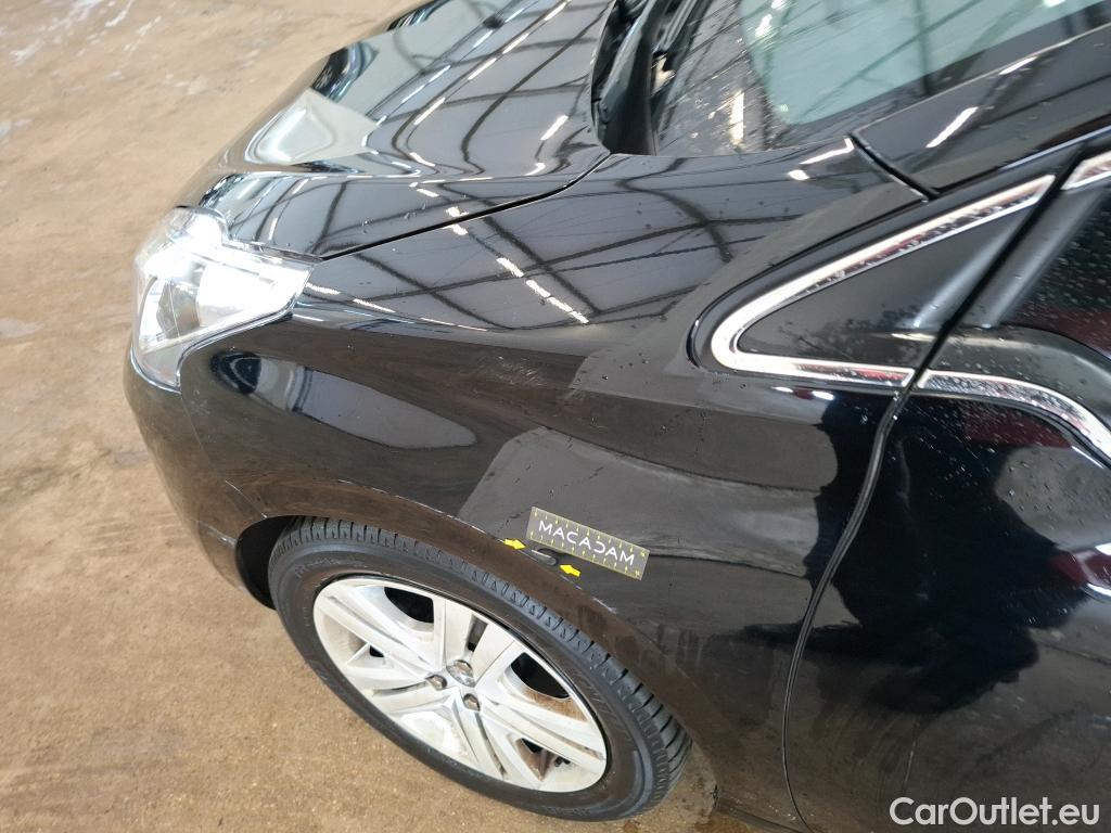  Peugeot  208  Allure Business 1.2 PureTech 110CV BVM6 E6dT #5