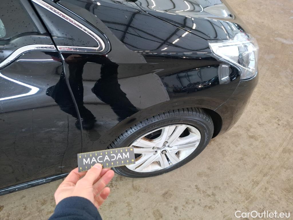  Peugeot  208  Allure Business 1.2 PureTech 110CV BVM6 E6dT #28