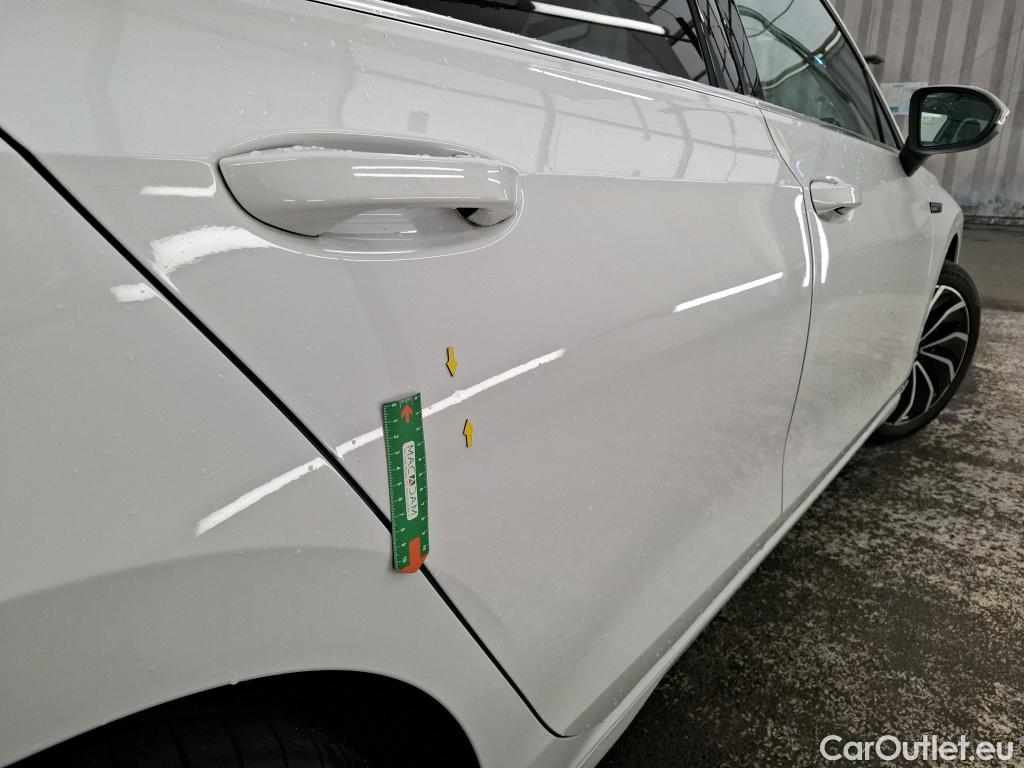  Volkswagen  Golf  VOLKSWAGEN / 2020 / 5P / Berline 1.5 eTSI OPF 150 DSG7 Style #12