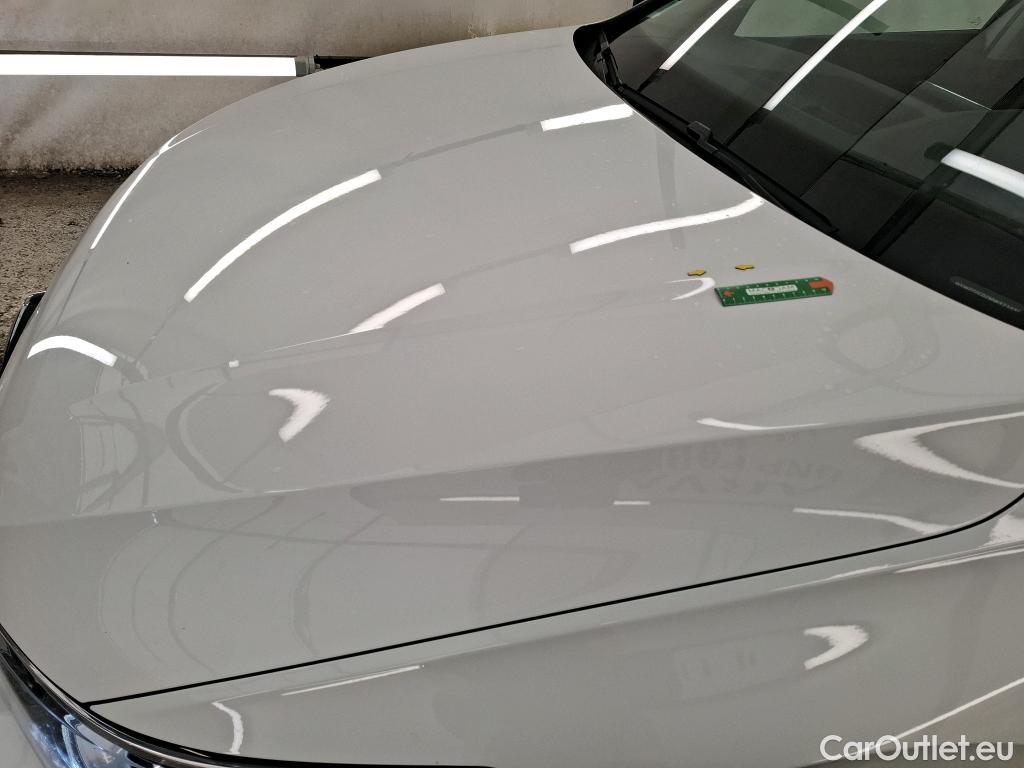  Volkswagen  Golf  VOLKSWAGEN / 2020 / 5P / Berline 1.5 eTSI OPF 150 DSG7 Style #10