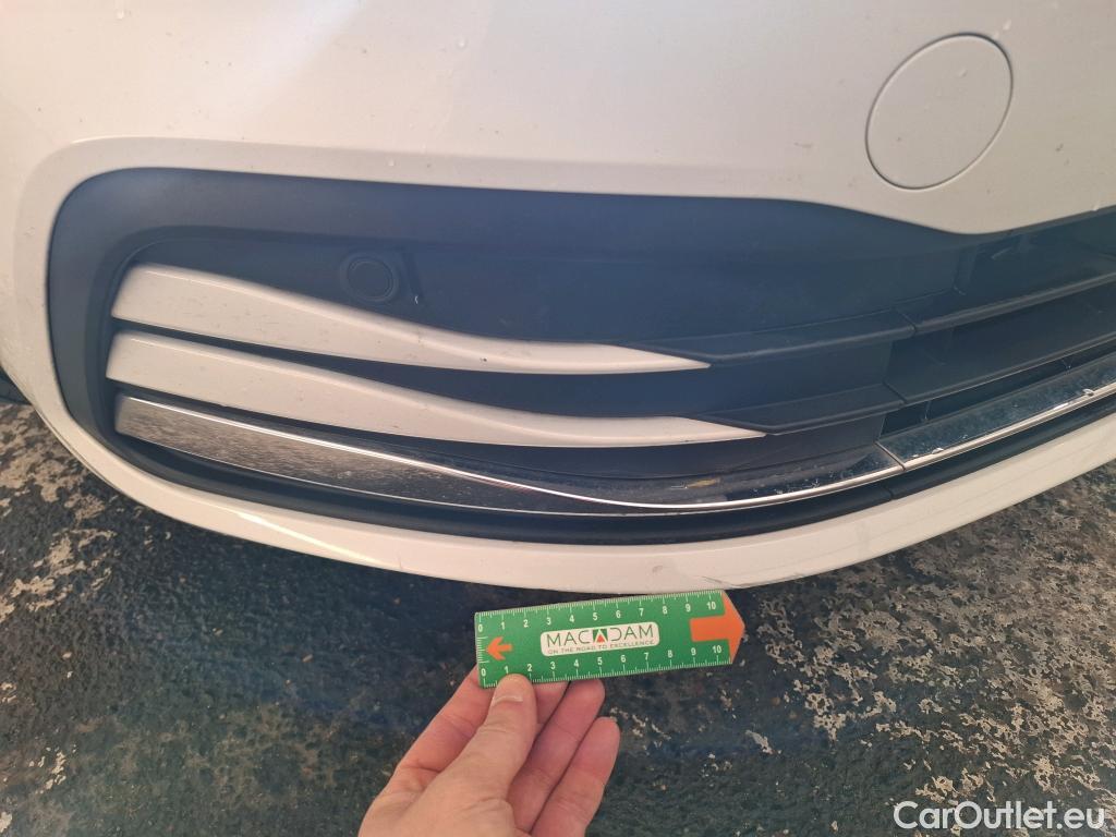  Volkswagen  Golf  VOLKSWAGEN / 2020 / 5P / Berline 1.5 eTSI OPF 150 DSG7 Style #8