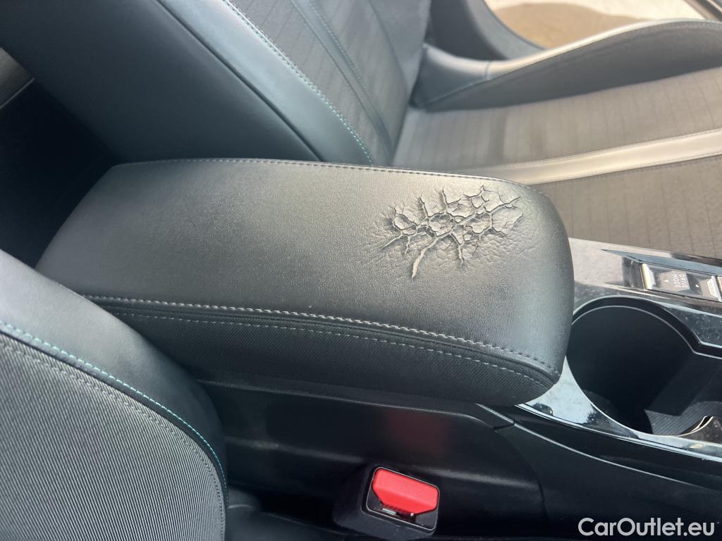  Peugeot  2008 PEUGEOT  / 2019 / 5P / todoterreno Allure Pack BlueHDI 81kW (110CV) (AC) #7