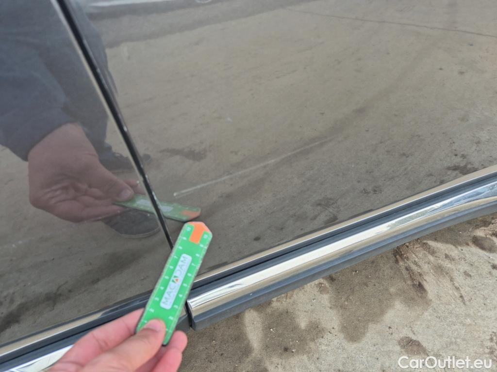  Peugeot  3008 PEUGEOT  Hybrid / 2020 / 5P / todoterreno 225 e-EAT8 Allure (AC2) #16