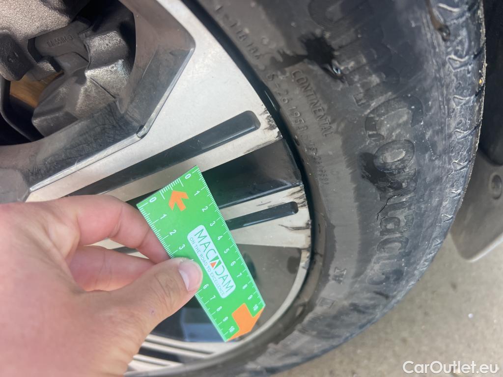  Volvo  XC 40 VOLVO XC40 / 2017 / 5P / todoterreno 1.5 T4 Twin Recharge Inscription Auto #2