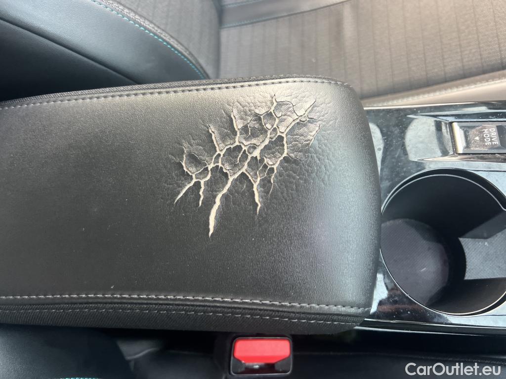  Peugeot  2008 PEUGEOT  / 2019 / 5P / todoterreno Allure Pack BlueHDI 81kW (110CV) (AC) #8