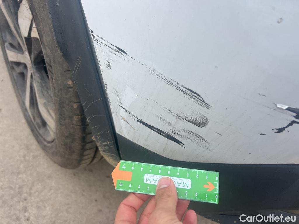  Peugeot  3008 PEUGEOT  / 2016 / 5P / todoterreno 1.5 BlueHDi 96kW (130CV) S&S Allure EAT8 #42