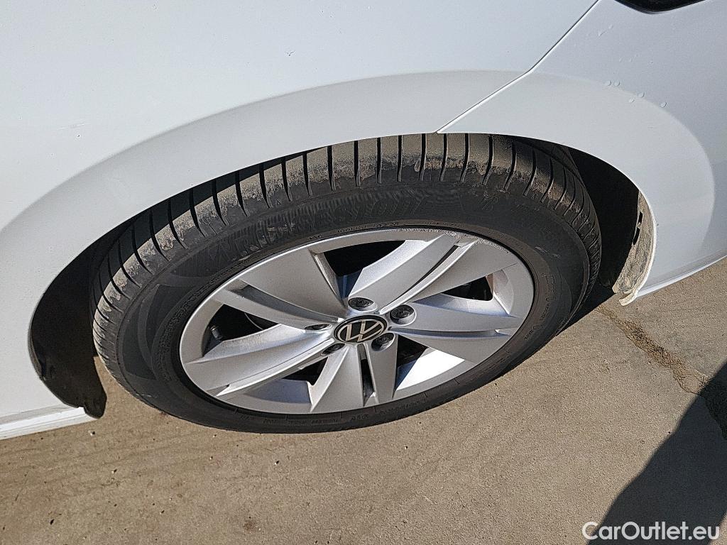  Volkswagen  Golf  VOLKSWAGEN / 2020 / 5P / berlina con portón Life 1.0 eTSI 81kW (110CV) DSG #6