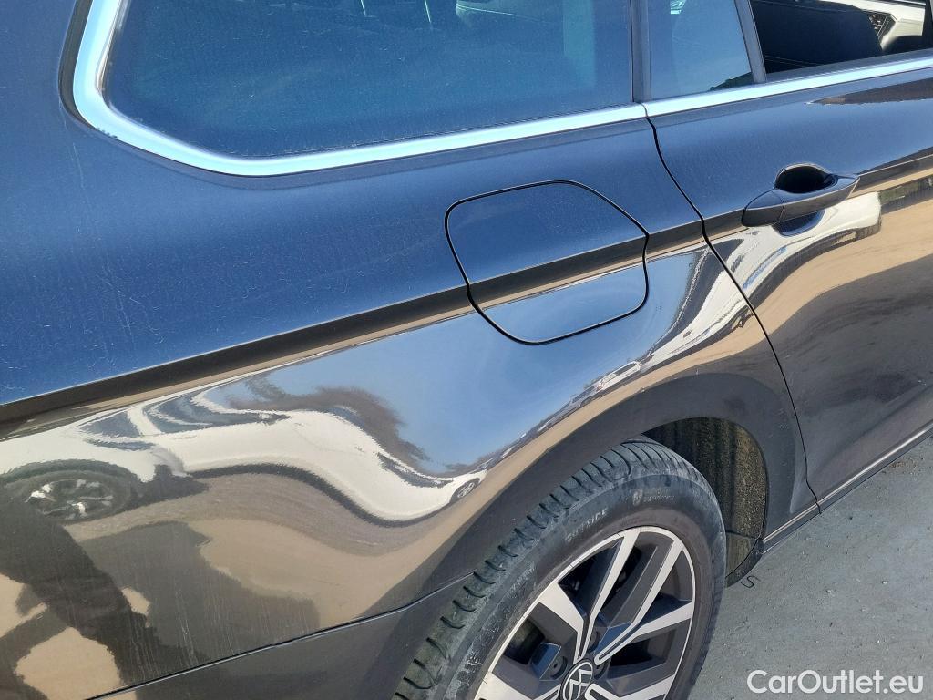  Volkswagen  Passat VOLKSWAGEN  / 2019 / 5P / familiar Variant Executive 2.0 TDI 110kW DSG #31