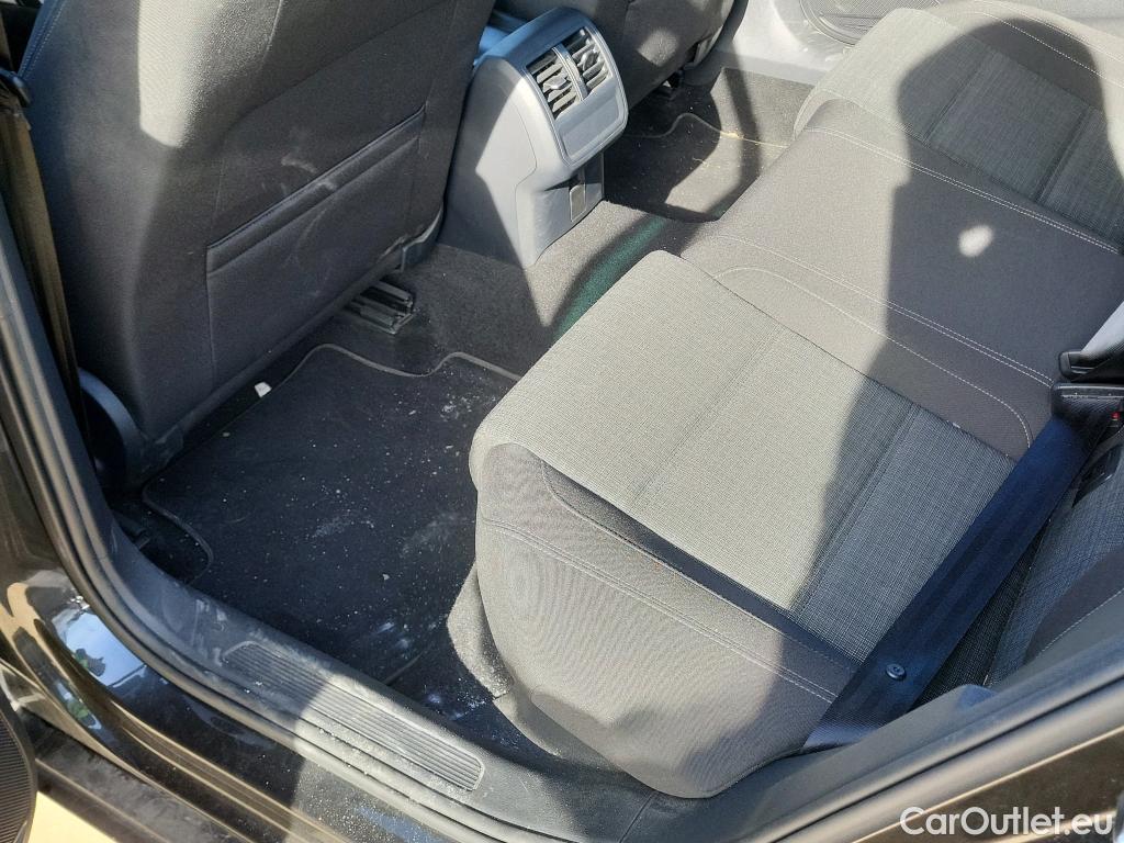  Volkswagen  Passat VOLKSWAGEN  / 2019 / 5P / familiar Variant Executive 2.0 TDI 110kW DSG #22