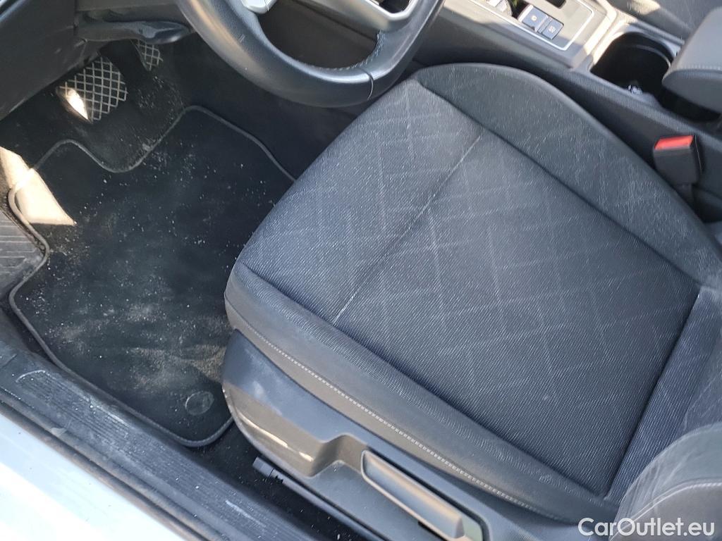  Volkswagen  Golf  VOLKSWAGEN / 2020 / 5P / berlina con portón Life 1.0 eTSI 81kW (110CV) DSG #22