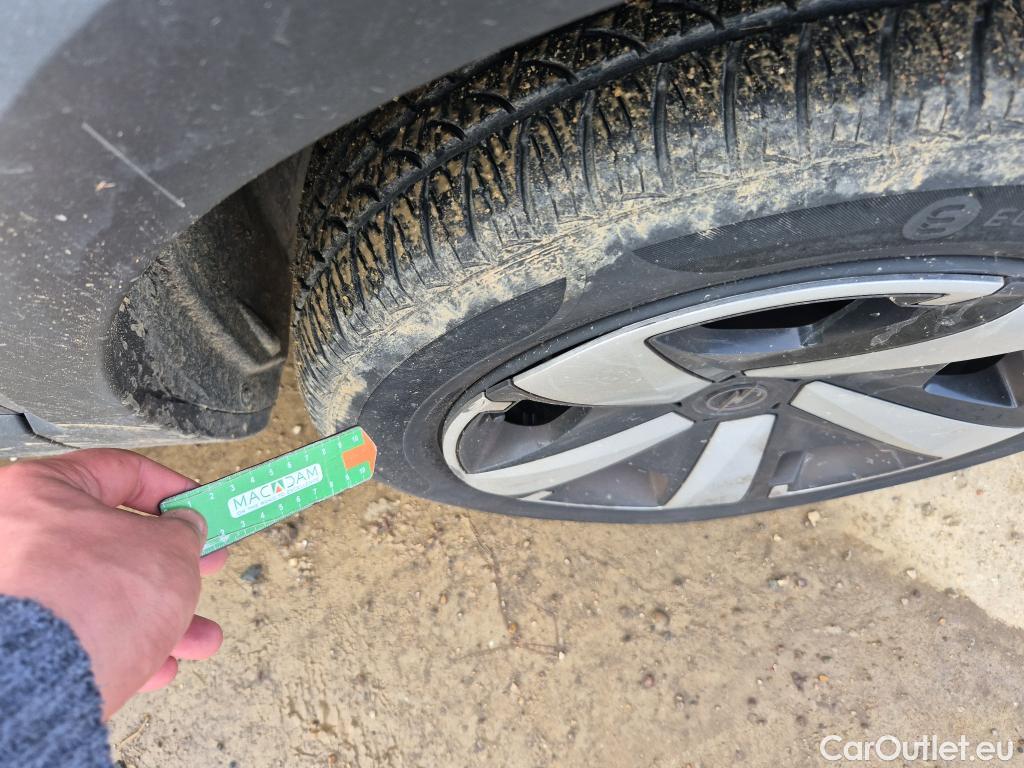  Opel  Crossland OPEL  / 2020 / 5P / crossover 1.2 81kW (110CV) Edition #17