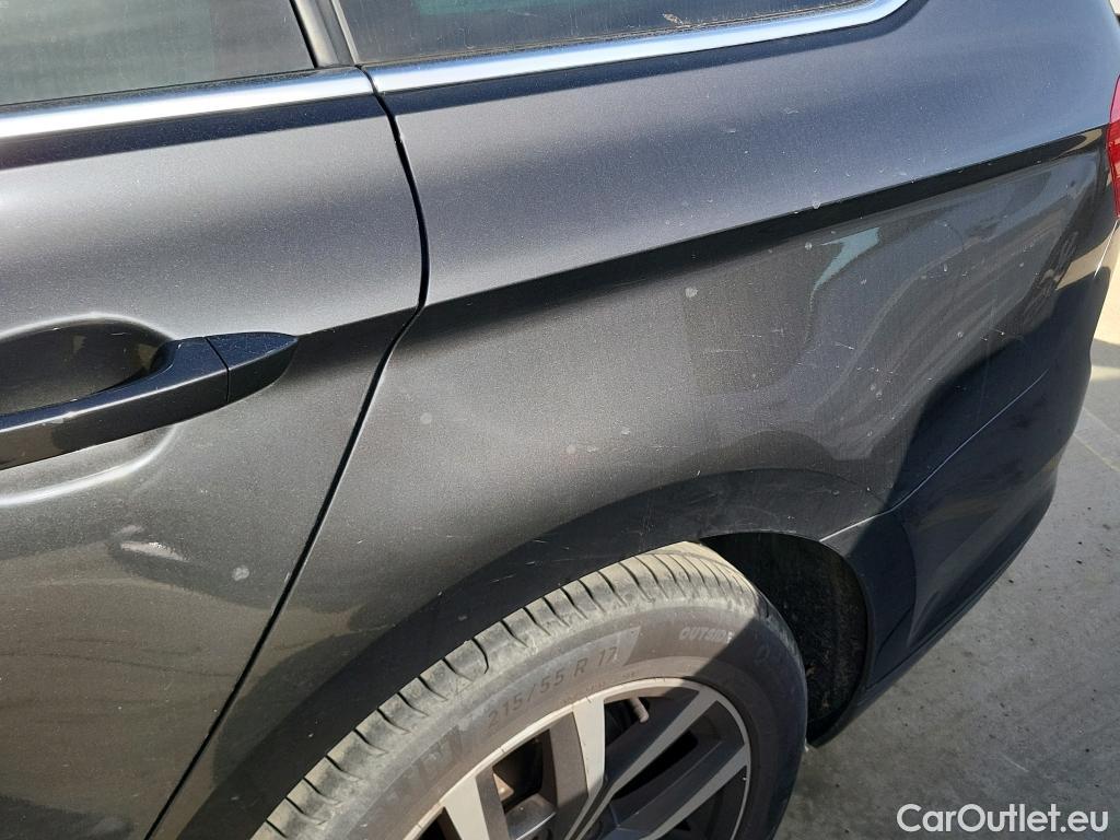  Volkswagen  Passat VOLKSWAGEN  / 2019 / 5P / familiar Variant Executive 2.0 TDI 110kW DSG #13