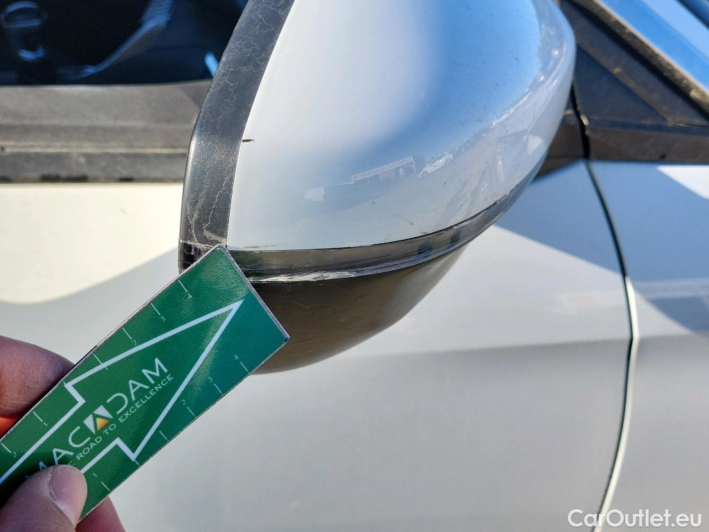  Peugeot  3008 PEUGEOT  / 2016 / 5P / todoterreno 1.5 BlueHDi 96kW (130CV) S&S Active (AC) #30