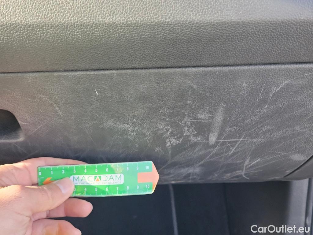  Volkswagen  Passat VOLKSWAGEN  / 2019 / 5P / familiar Variant Executive 2.0 TDI 110kW DSG #26