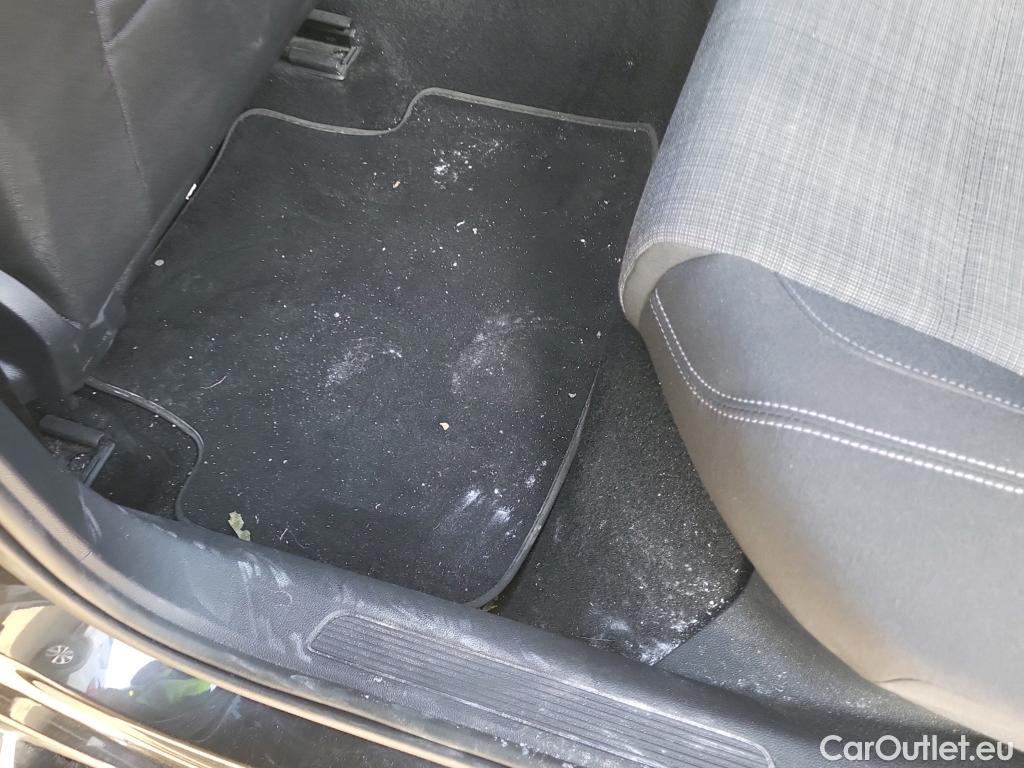  Volkswagen  Passat VOLKSWAGEN  / 2019 / 5P / familiar Variant Executive 2.0 TDI 110kW DSG #7