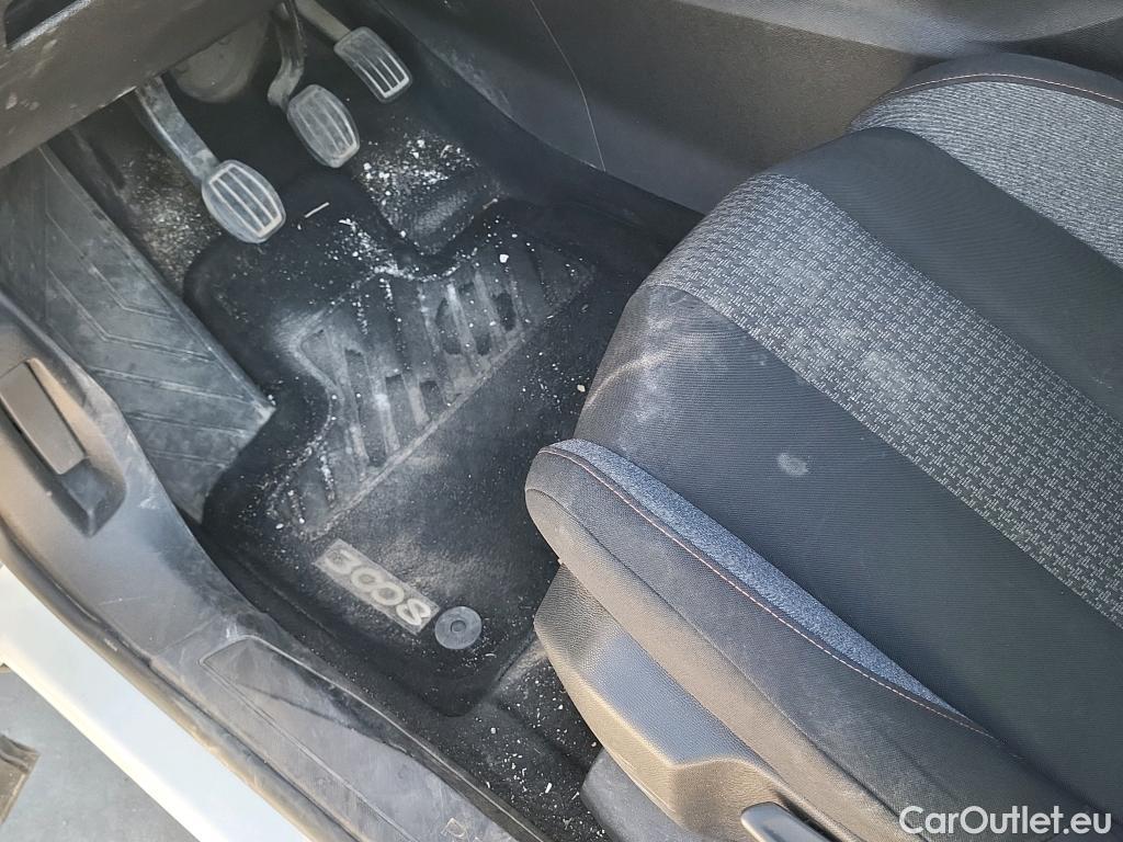  Peugeot  3008 PEUGEOT  / 2016 / 5P / todoterreno 1.5 BlueHDi 96kW (130CV) S&S Active (AC) #22