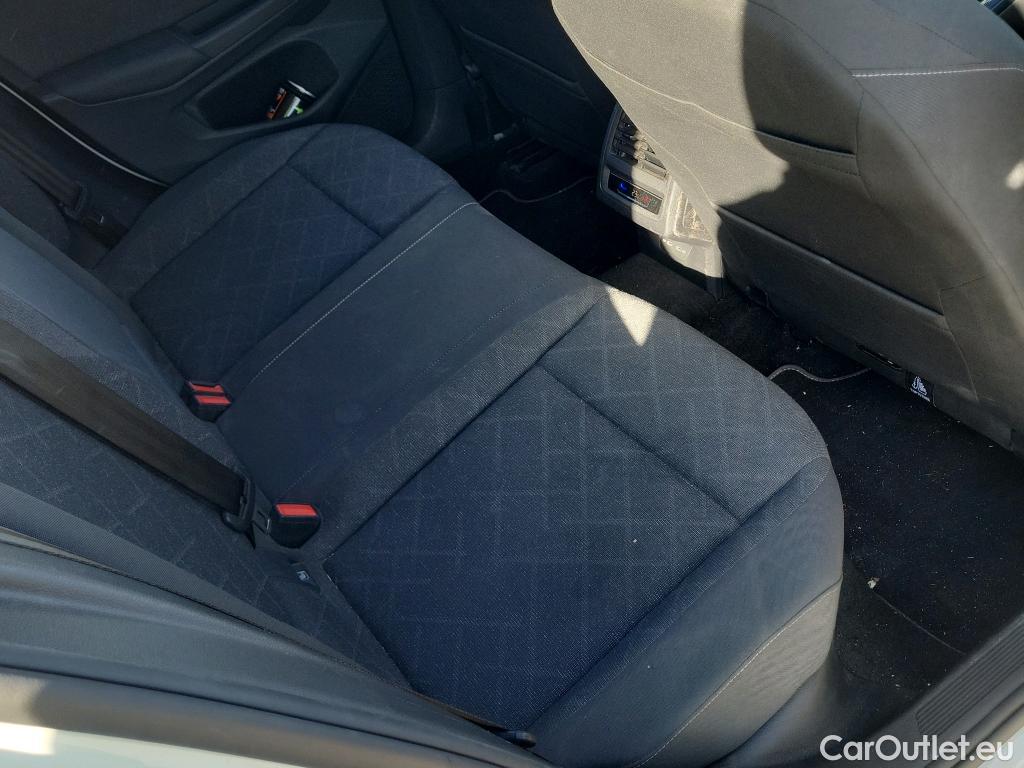  Volkswagen  Golf  VOLKSWAGEN / 2020 / 5P / berlina con portón Life 1.0 eTSI 81kW (110CV) DSG #19