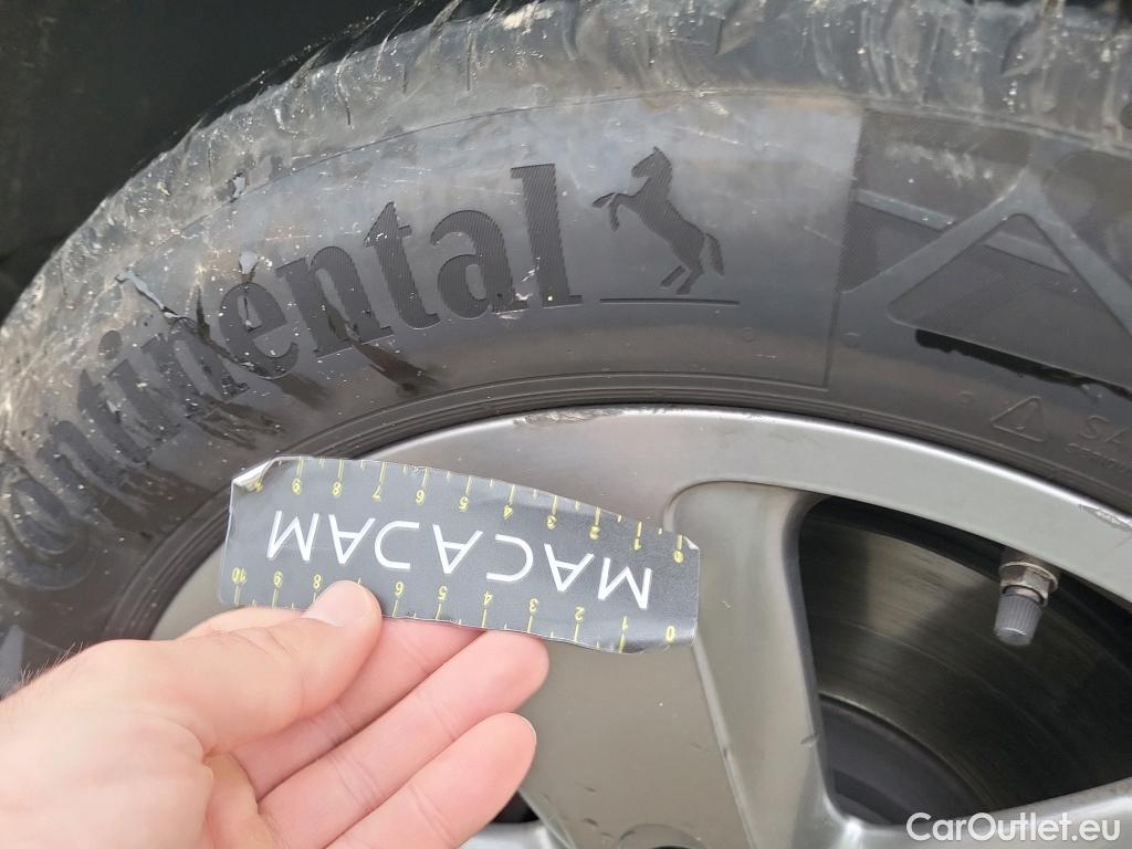  Bmw  Serie 1 BMW  / 2019 / 5P / berlina con portón 118i #9