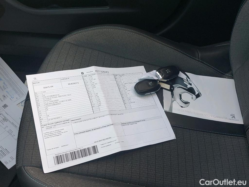  Peugeot  2008 PEUGEOT  / 2019 / 5P / todoterreno Allure BlueHDI 81kW (110CV) #8