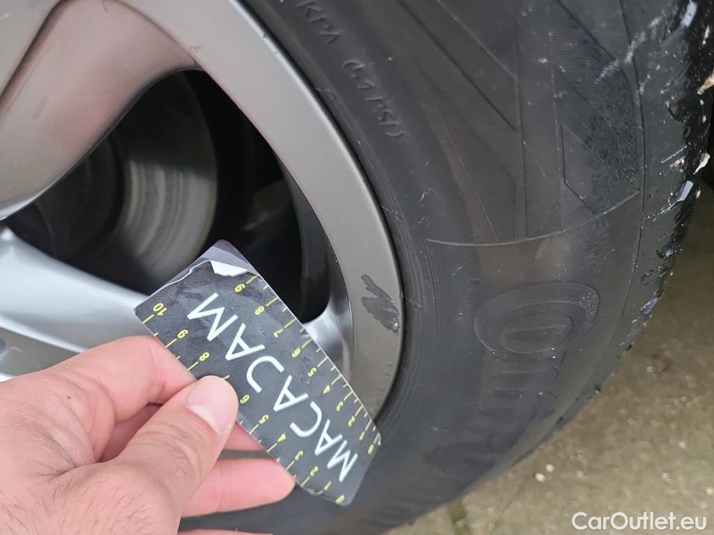  Bmw  Serie 1 BMW  / 2019 / 5P / berlina con portón 118i #22