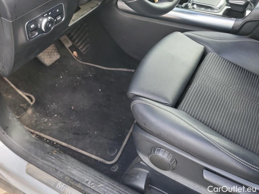  Mercedes  GLA MERCEDES-BENZ  / 2020 / 5P / todoterreno  250 e #13