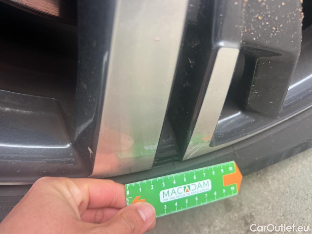  Peugeot  3008 PEUGEOT  Hybrid / 2020 / 5P / todoterreno 225 e-EAT8 Allure #3