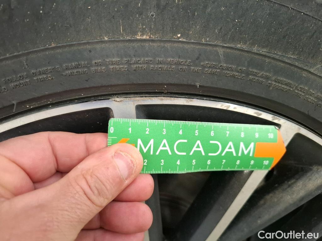  Toyota  C-HR TOYOTA  / 2016 / 5P / SUV 1.8 HYBRIDE 122 DISTINCTIVE #21