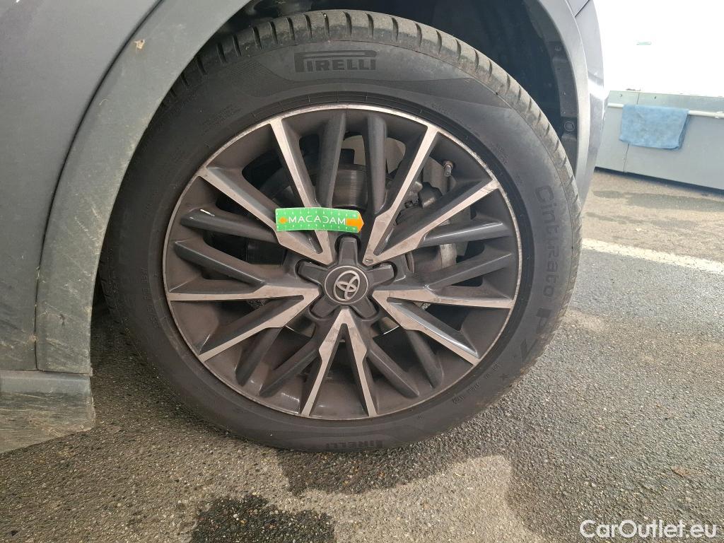  Toyota  C-HR TOYOTA  / 2016 / 5P / SUV 1.8 HYBRIDE 122 DISTINCTIVE #9