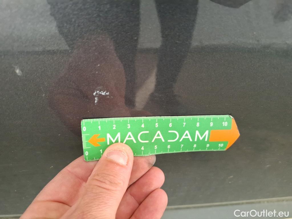  Toyota  C-HR TOYOTA  / 2016 / 5P / SUV 1.8 HYBRIDE 122 DISTINCTIVE #33