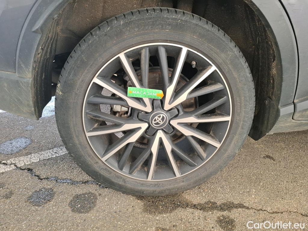  Toyota  C-HR TOYOTA  / 2016 / 5P / SUV 1.8 HYBRIDE 122 DISTINCTIVE #20