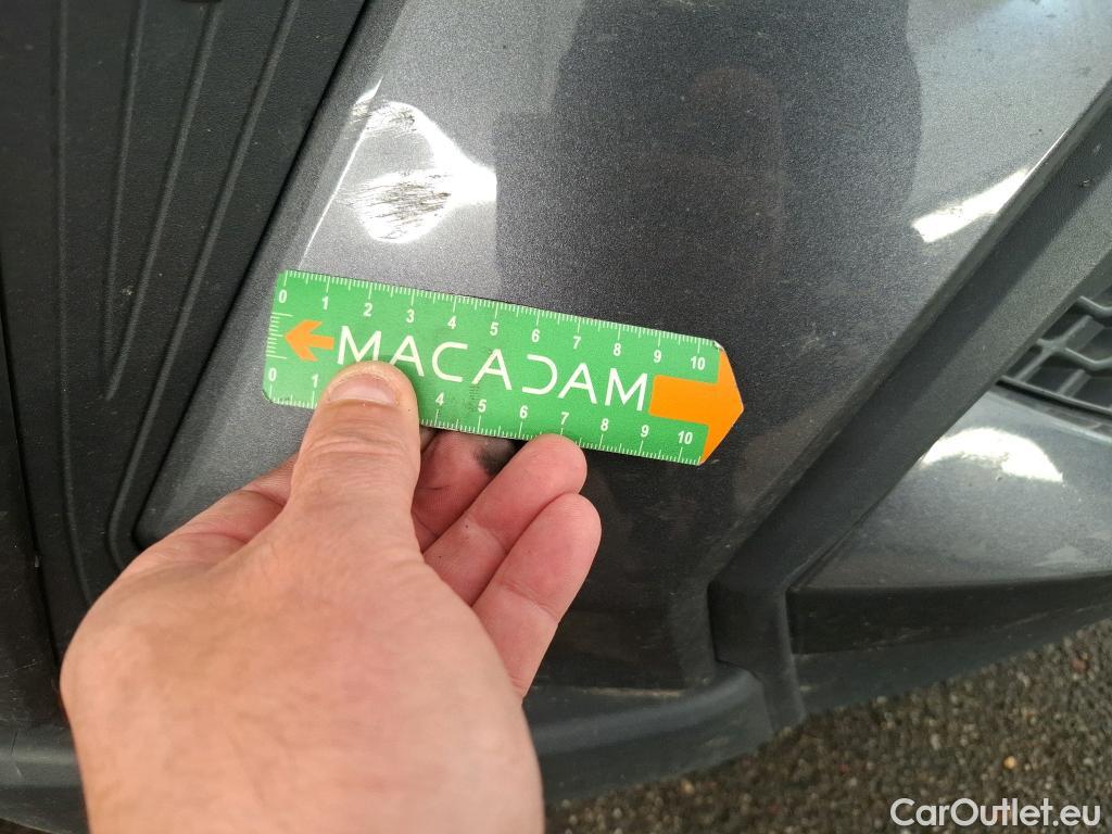  Toyota  C-HR TOYOTA  / 2016 / 5P / SUV 1.8 HYBRIDE 122 DISTINCTIVE #2