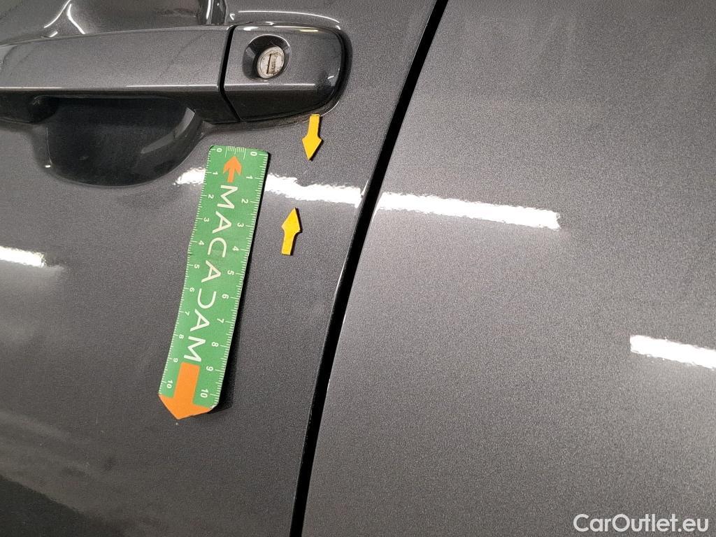  Toyota  C-HR TOYOTA  / 2016 / 5P / SUV 1.8 HYBRIDE 122 DISTINCTIVE #24