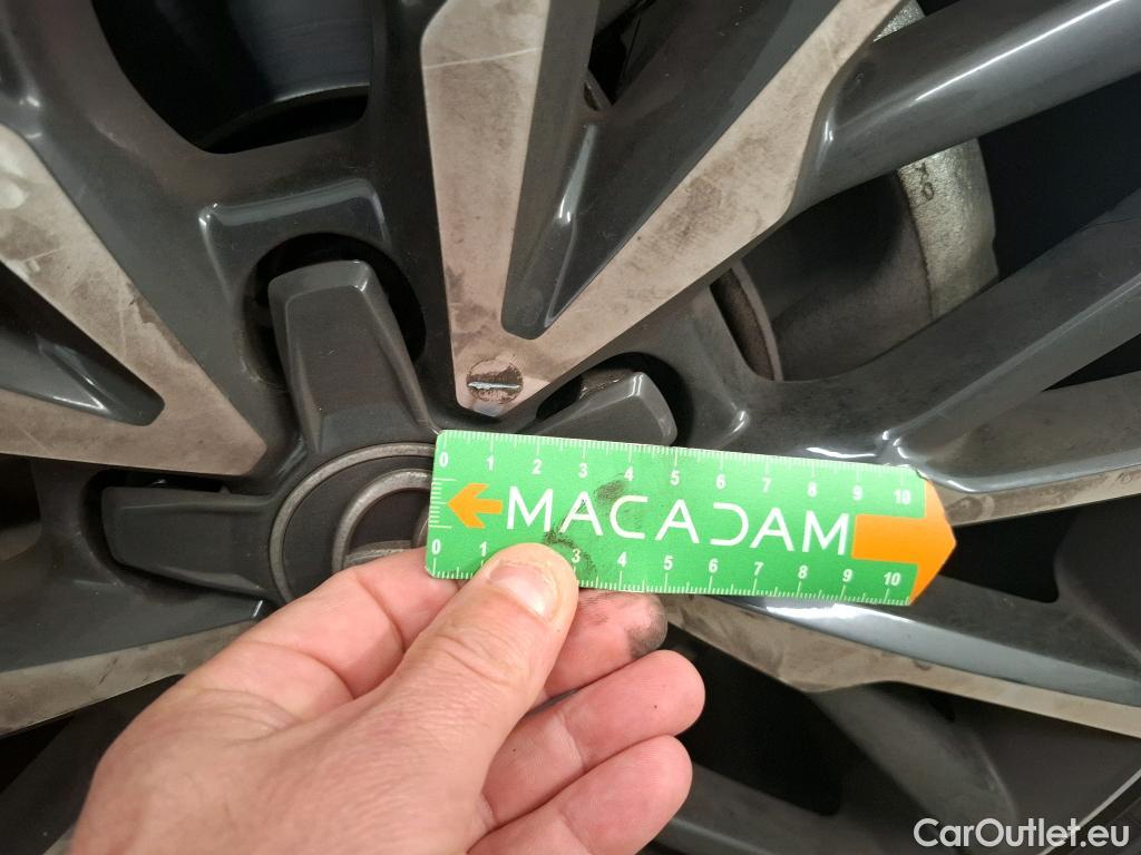  Toyota  C-HR TOYOTA  / 2016 / 5P / SUV 1.8 HYBRIDE 122 DISTINCTIVE #11