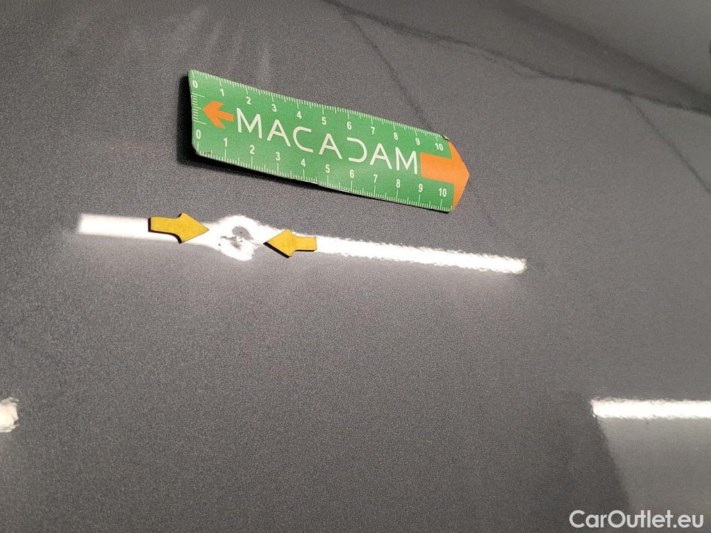  Toyota  C-HR TOYOTA  / 2016 / 5P / SUV 1.8 HYBRIDE 122 DISTINCTIVE #32