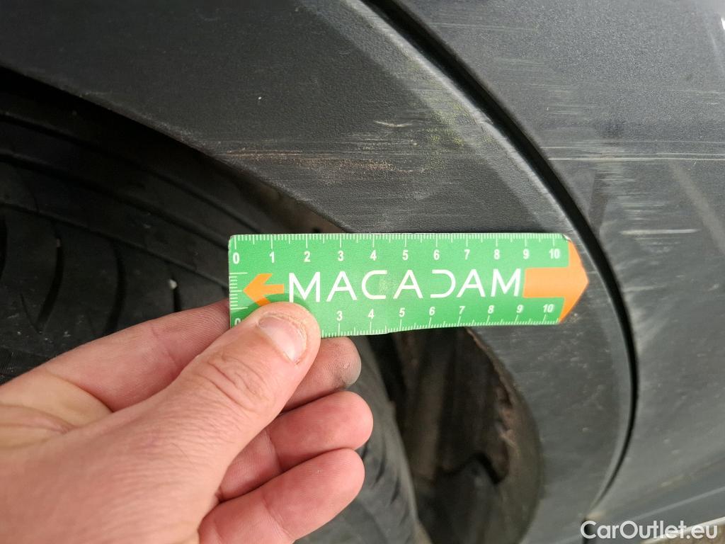  Toyota  C-HR TOYOTA  / 2016 / 5P / SUV 1.8 HYBRIDE 122 DISTINCTIVE #29