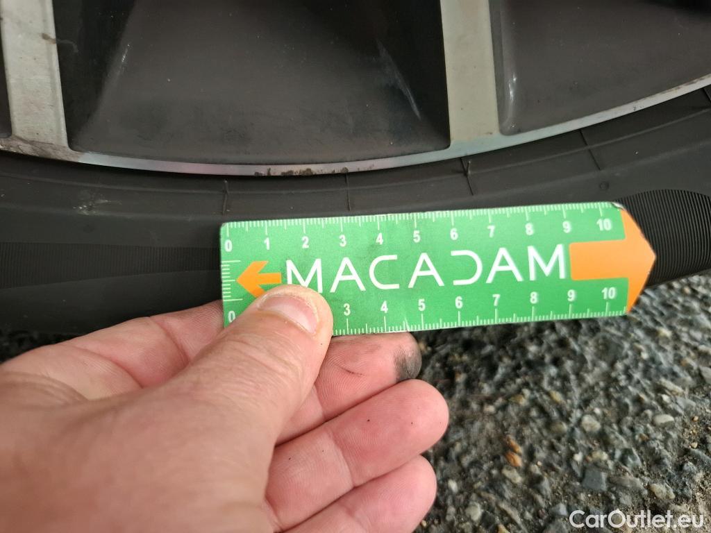  Toyota  C-HR TOYOTA  / 2016 / 5P / SUV 1.8 HYBRIDE 122 DISTINCTIVE #12