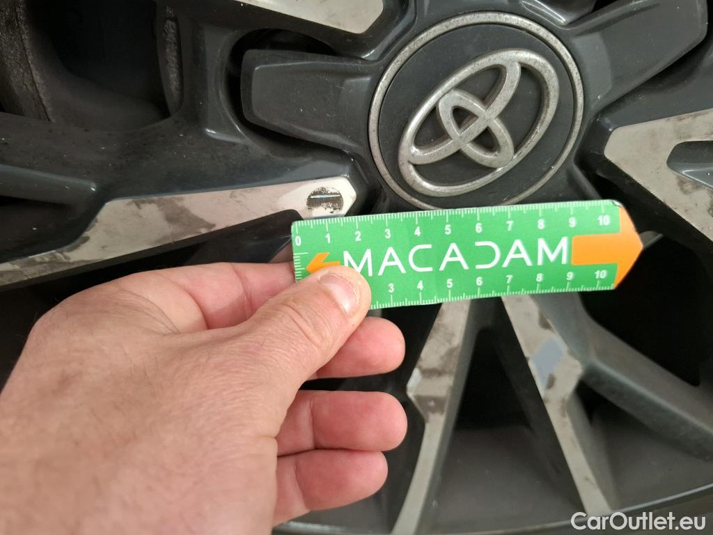  Toyota  C-HR TOYOTA  / 2016 / 5P / SUV 1.8 HYBRIDE 122 DISTINCTIVE #19