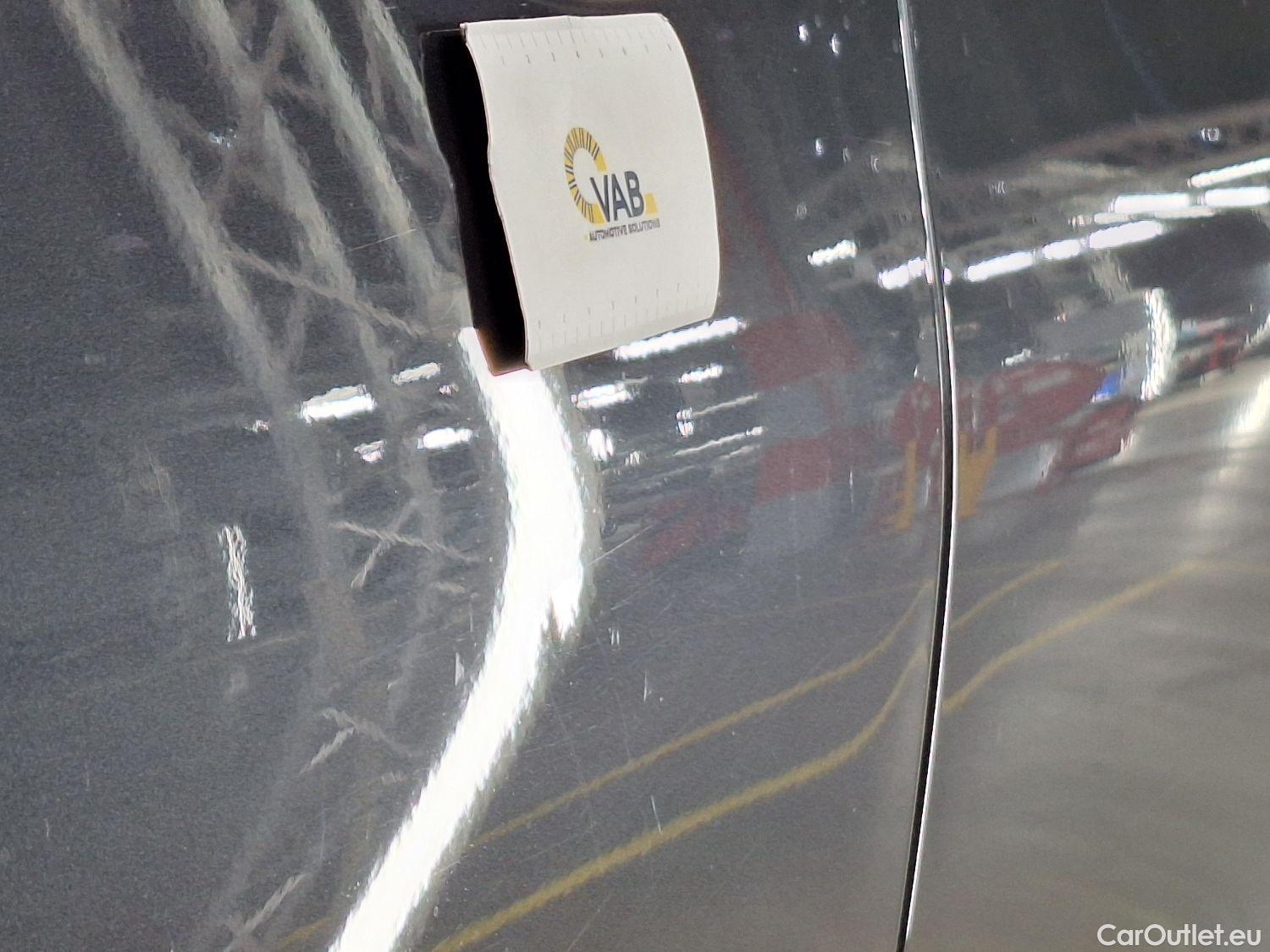  Bmw  Serie 3 BMW, 3-serie '18, BMW 3 Reeks Berline 318iA (115 kW) 4d #24