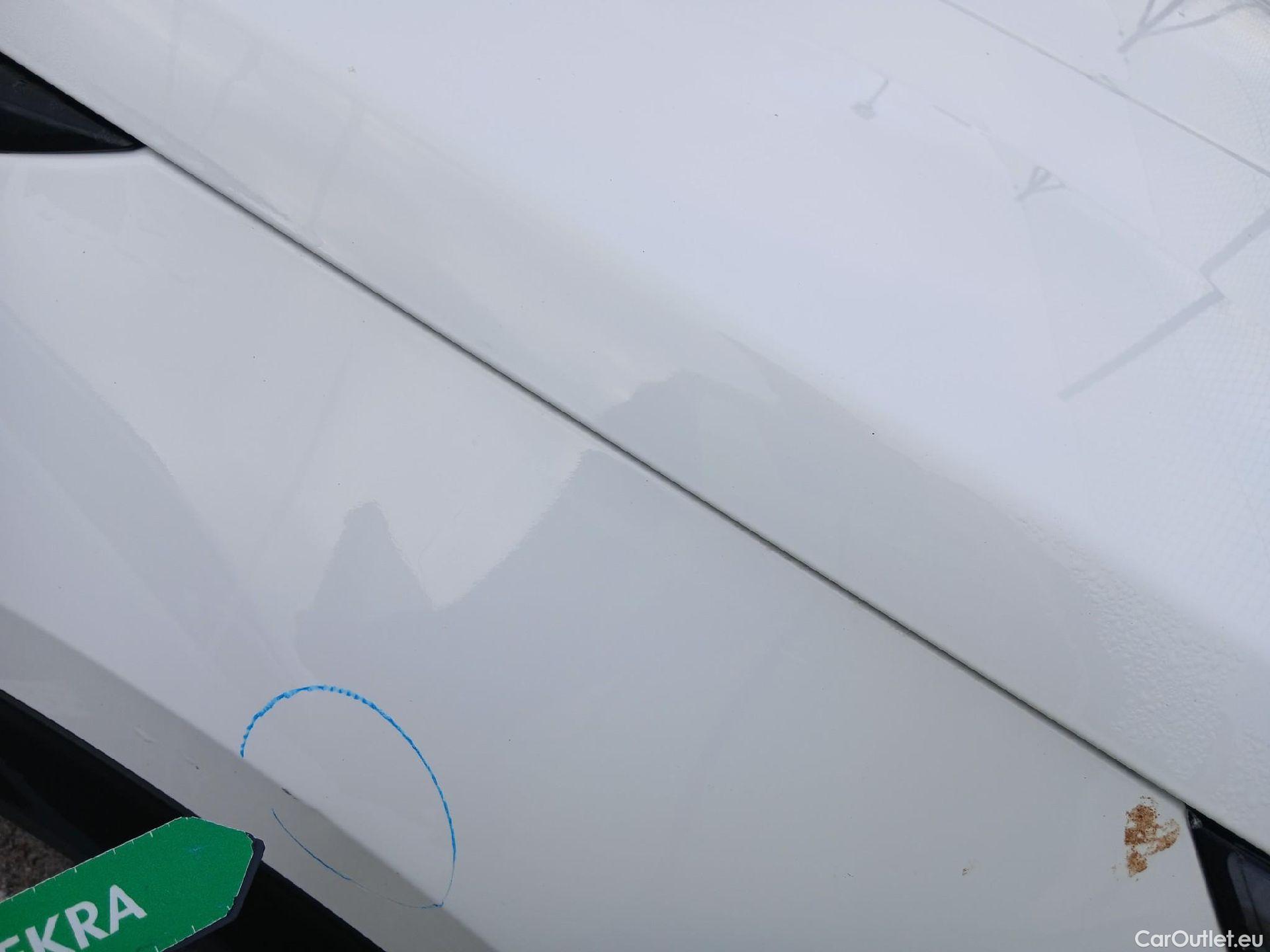  Peugeot  2008 PEUGEOT  / 2019 / 5P / todoterreno Active Pack BlueHDI 81kW (110CV) #24