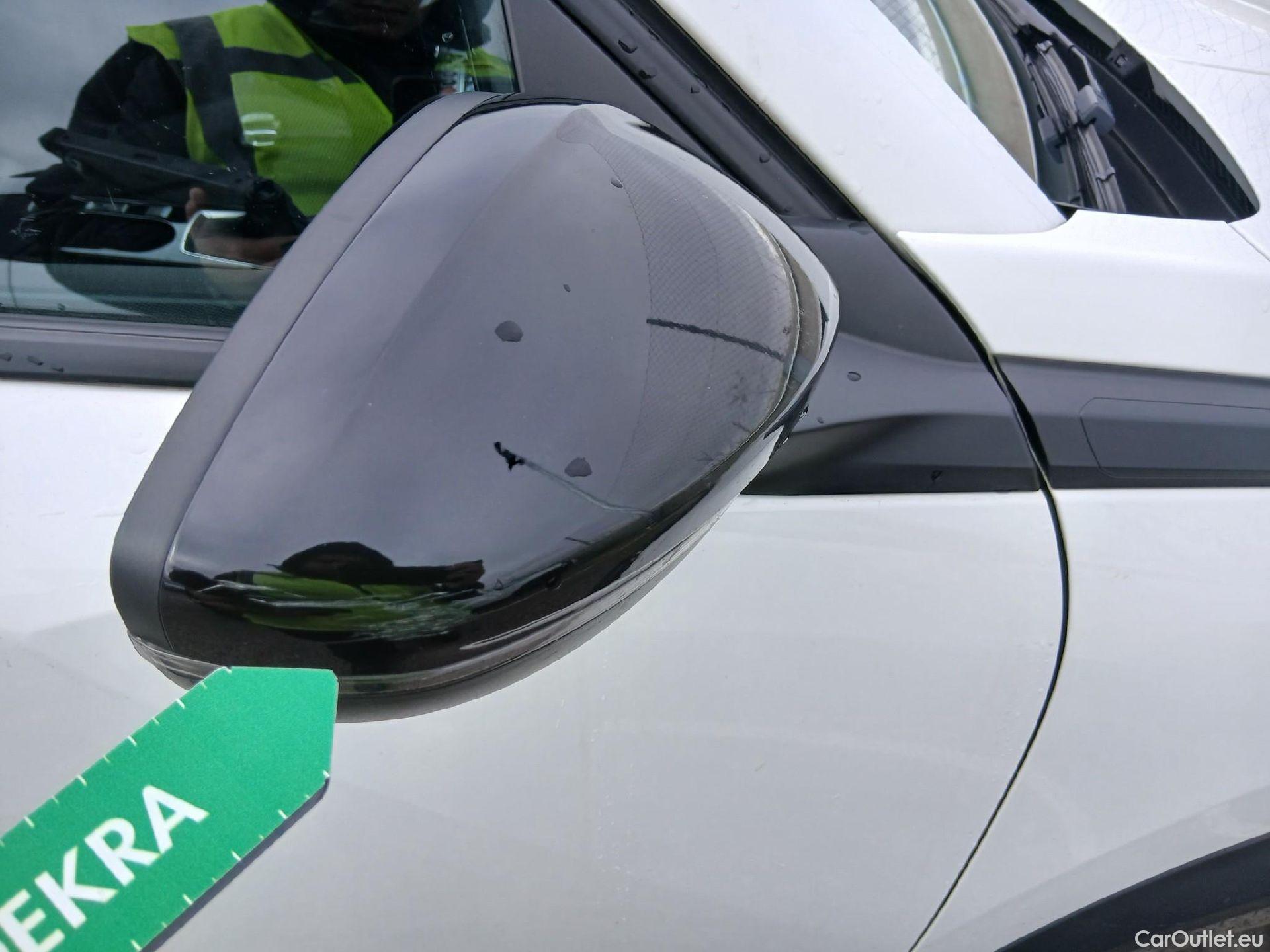  Peugeot  2008 PEUGEOT  / 2019 / 5P / todoterreno Allure BlueHDI 81kW (110CV) #42