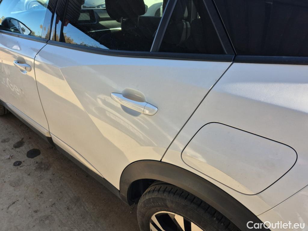  Peugeot  2008 PEUGEOT  / 2019 / 5P / todoterreno Allure BlueHDI 81kW (110CV) #18