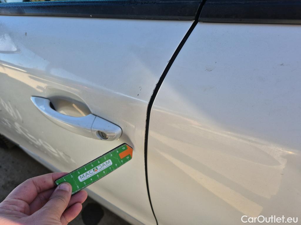  Peugeot  2008 PEUGEOT  / 2019 / 5P / todoterreno Allure BlueHDI 81kW (110CV) #7