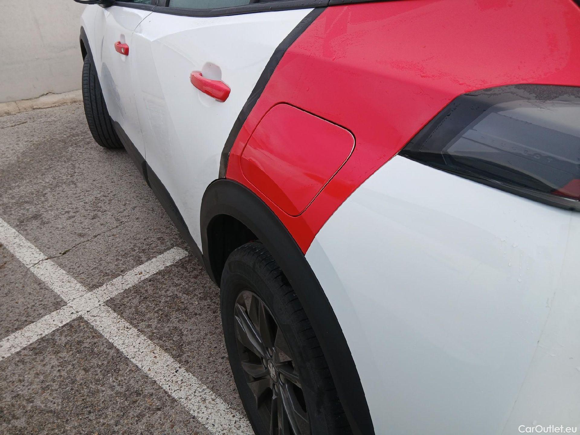  Peugeot  2008 PEUGEOT  / 2019 / 5P / todoterreno Active Pack BlueHDI 81kW (110CV) #9