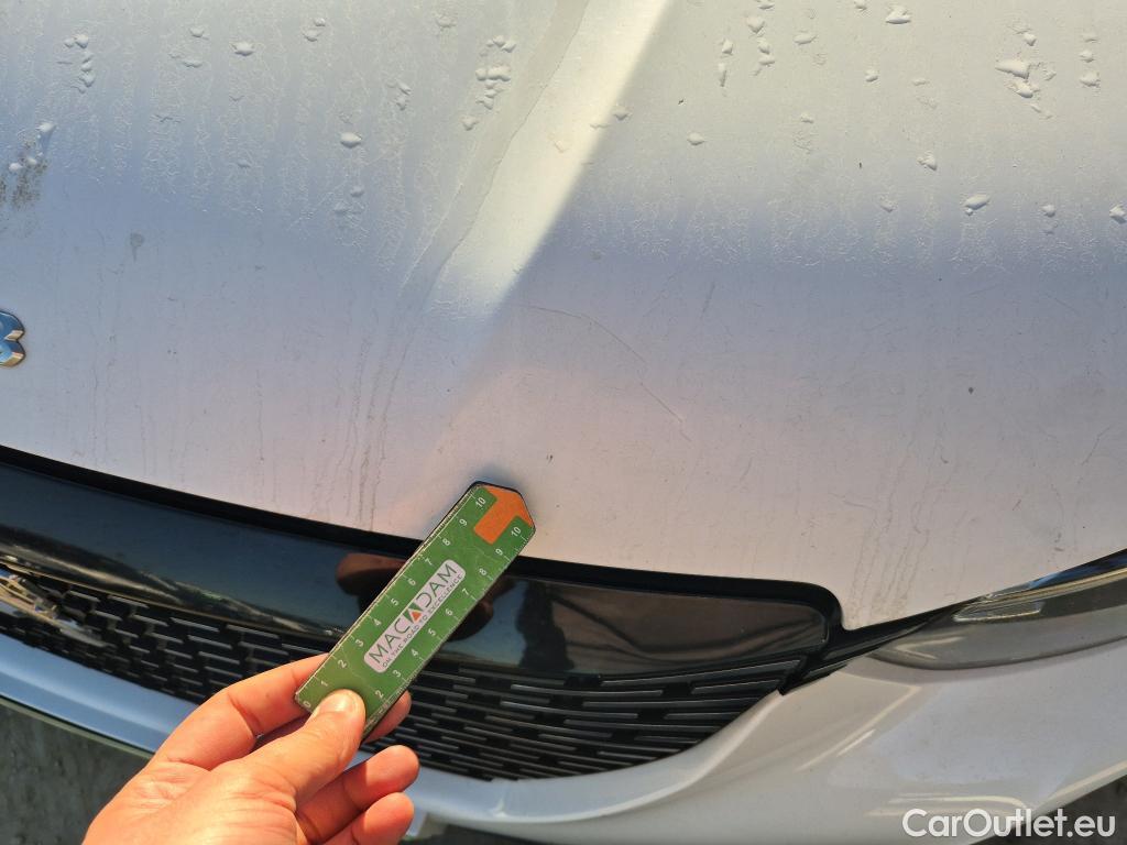  Peugeot  2008 PEUGEOT  / 2019 / 5P / todoterreno Allure BlueHDI 81kW (110CV) #21